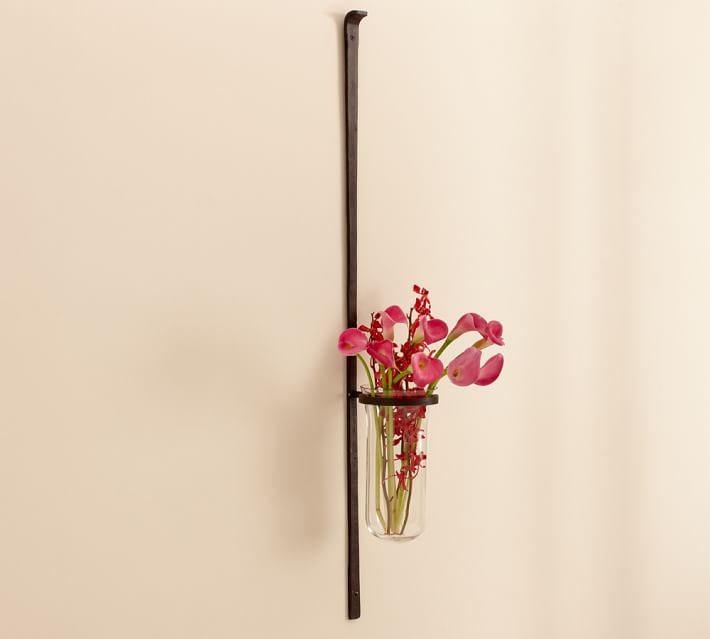 artisanal-wall-mount-vase-o